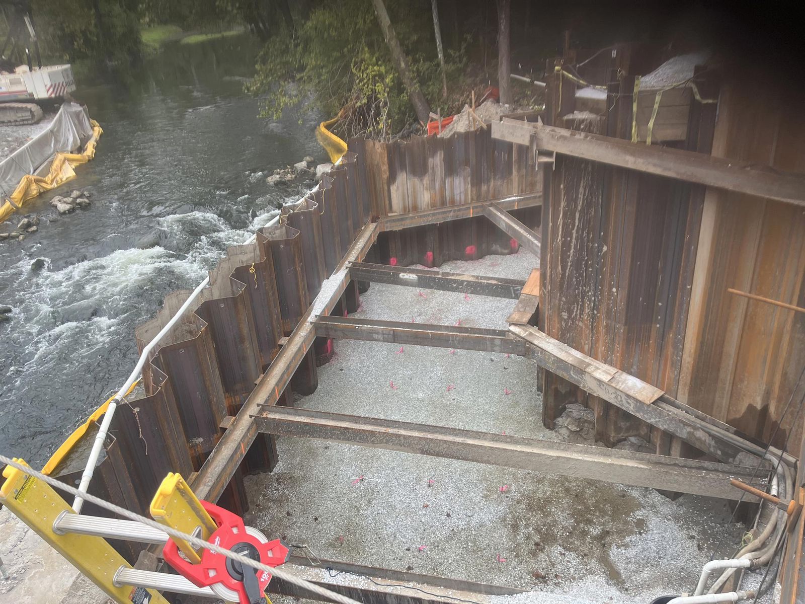 Route 46 over Paulins Kill: cofferdam bracing beside the active stream channel